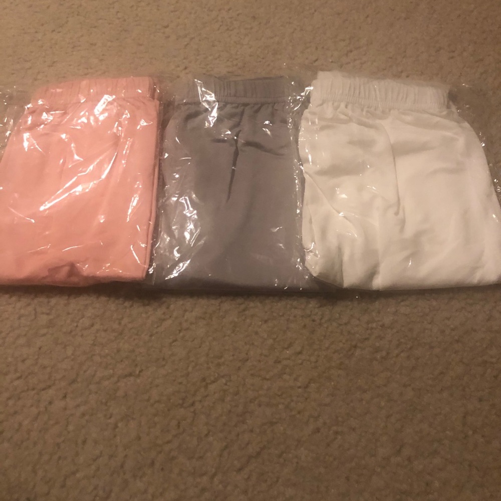 3 CHUNS SILKY LEGGINGS Fits S, M, L